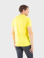 MODELO-HOMBRE-CAMISETA-10126427-AMARILLO-140_3.jpg