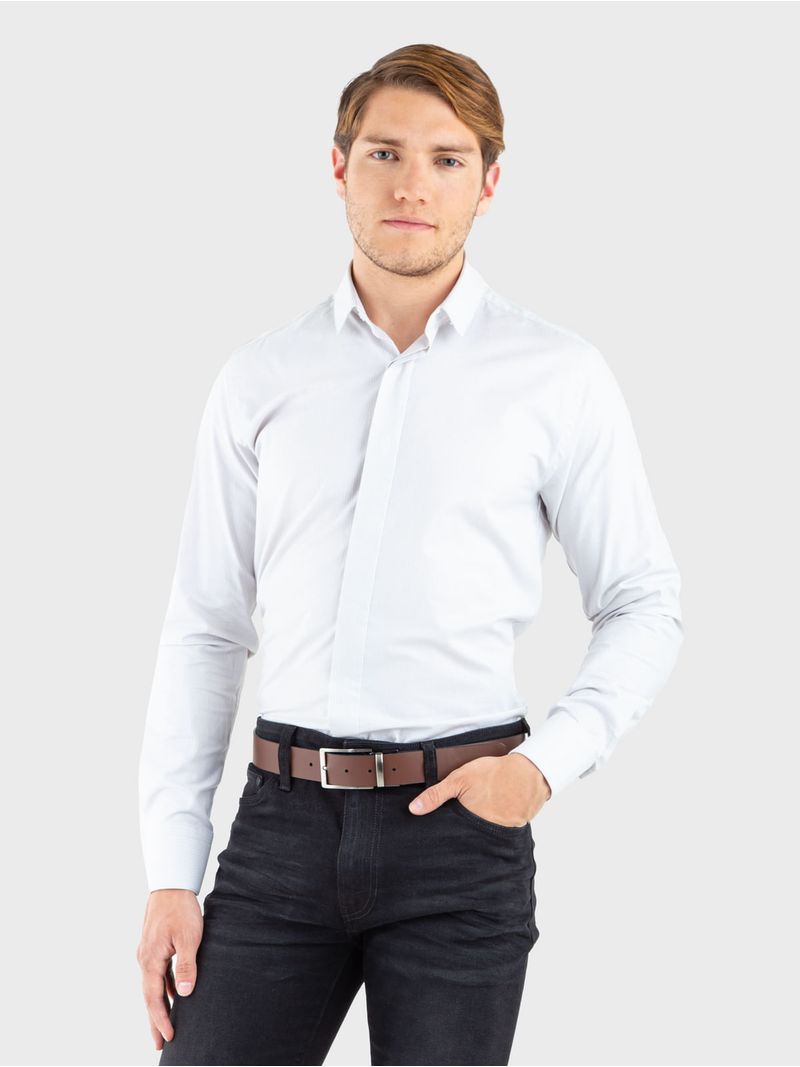 MODELO-HOMBRE-CAMISA-10124323-GRIS-040_1.jpg