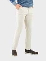 MODELO-HOMBRE-PANTALON-10103687-HABANO-320_1