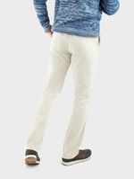 MODELO-HOMBRE-PANTALON-10103687-HABANO-320_2