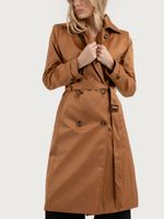 MODELO-MUJER-ABRIGO-10133507-KAKI-370_2.jpg
