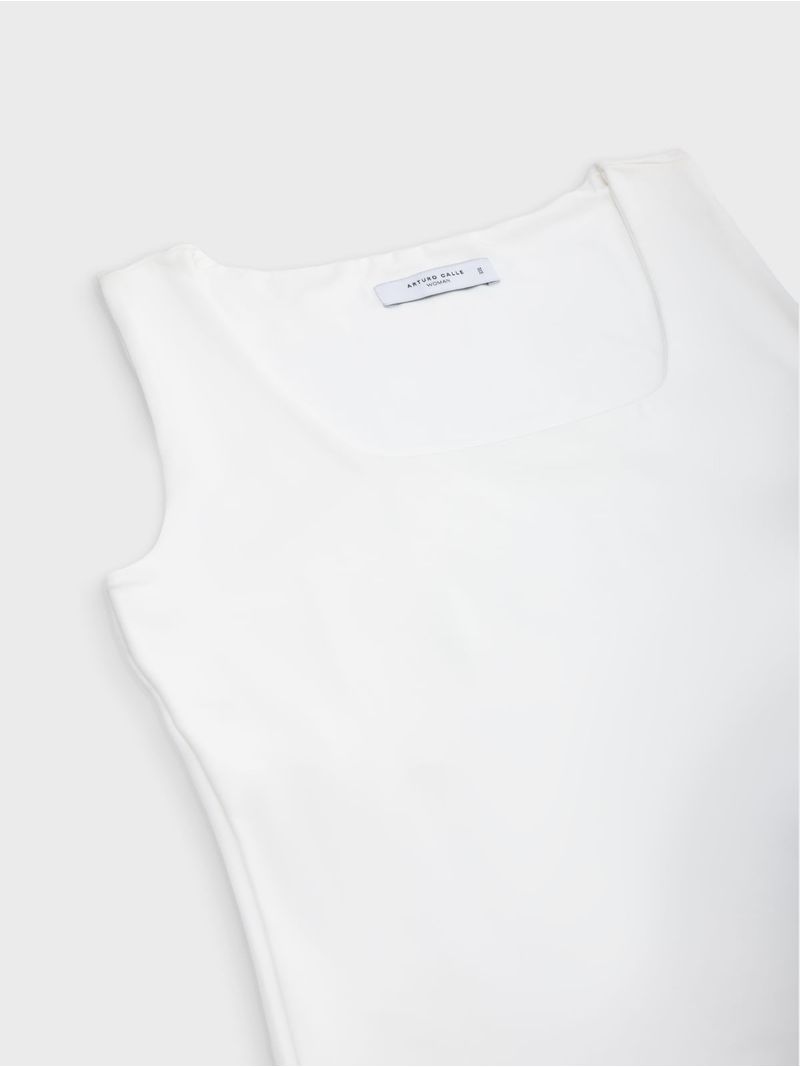 MUJER-CAMISETA-10138429-BLANCO-000_3.jpg