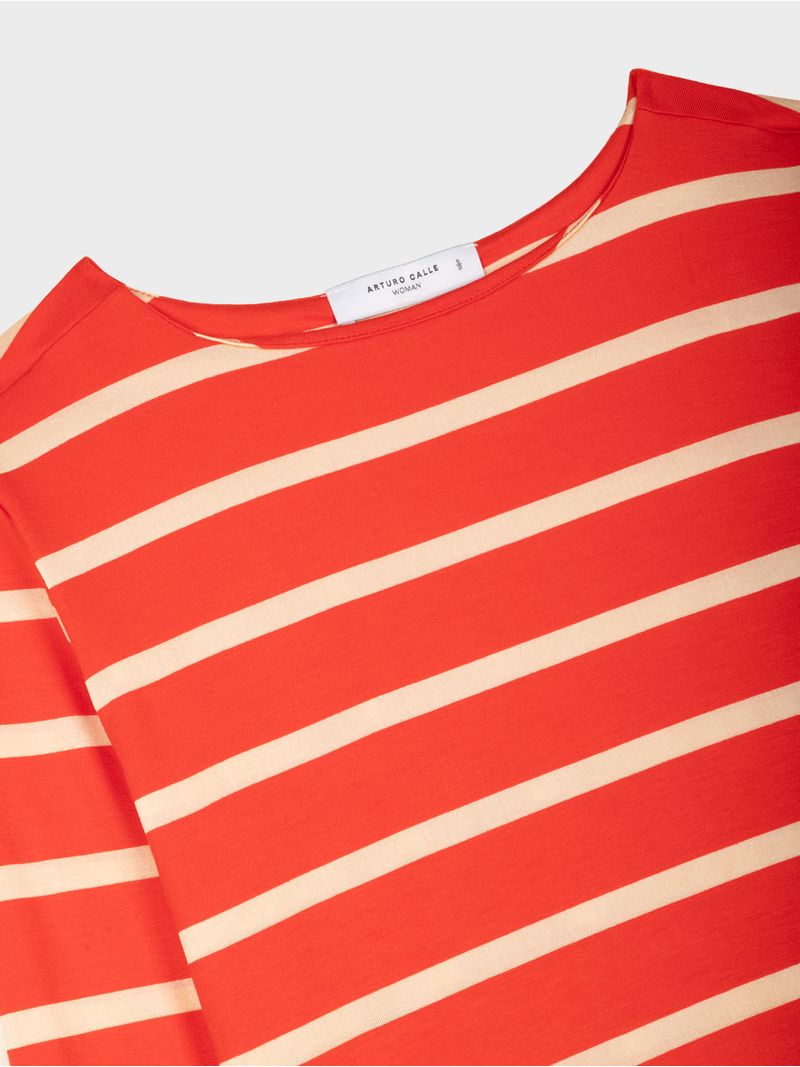 MUJER-CAMISETA-10140921-ROJO-400_3.jpg